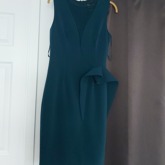 Dress - Picture 3 of 9